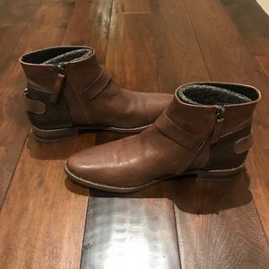 FREDA SALVADOR Brown leather ankle boots!